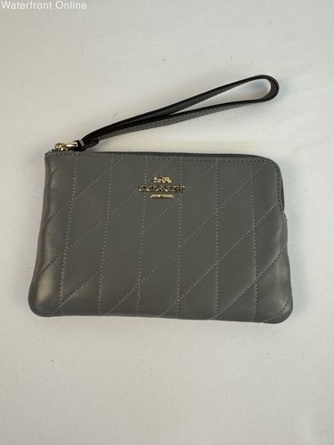 Coach corner zip - corner,